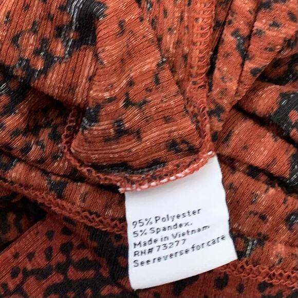 Mob Wife Size XXL Snakeskin Print Crepe Mock Neck Blouse Rust Earthy Goblincore - Picture 9 of 9